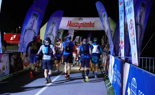 Największe wyzwanie Festiwalu Biegowego! Bieg na 100 km wystartował w środku nocy - 72